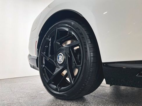 New 2025 Rolls-Royce Spectre Black Badge w/ Leather Finishing Pack image 17