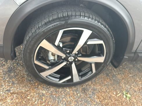 Used 2022 Nissan Rogue Sport SL FWD image 18
