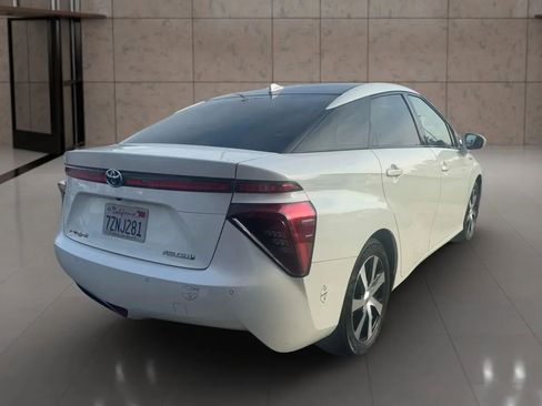 Used 2017 Toyota Mirai image 6