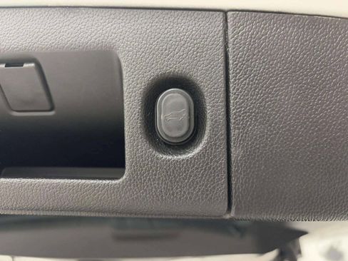 Used 2015 Cadillac Escalade Premium image 20