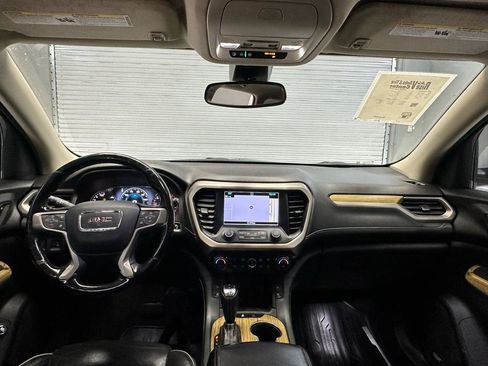 Used 2019 GMC Acadia Denali w/ Technology Package FWD image 14