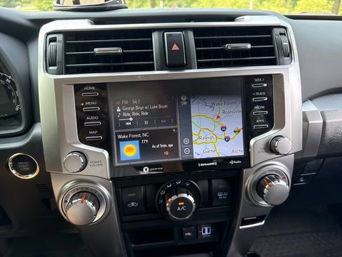 Used 2020 Toyota 4Runner SR5 Premium AWD/4WD image 11