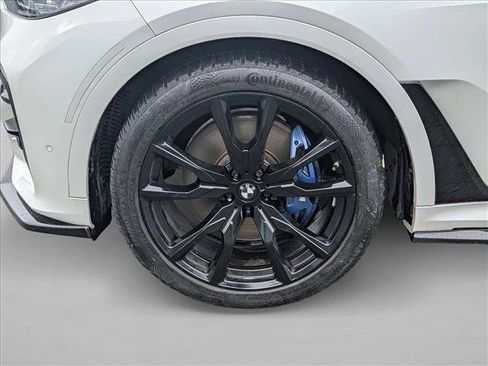 Used 2022 BMW X7 M50i image 24