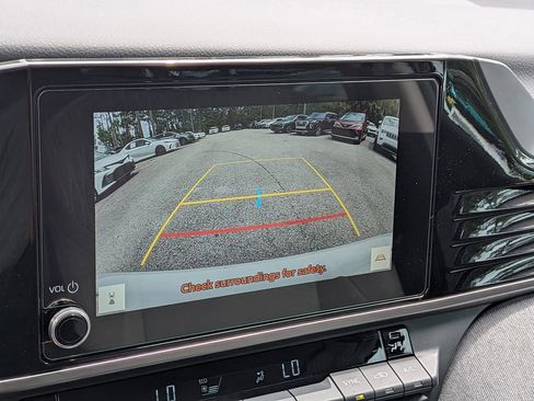 Used 2025 Toyota Camry LE FWD image 17