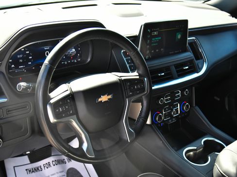 Used 2023 Chevrolet Suburban Premier RWD image 16