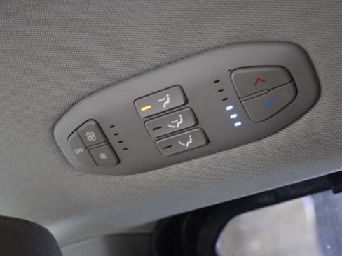 Used 2016 Kia Sedona LX w/ Option Group 020 FWD image 20
