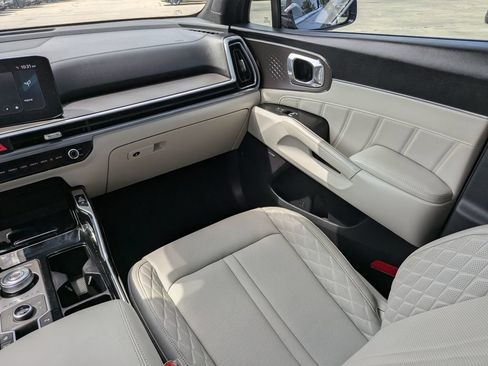 Certified 2025 Kia Sorento SX Prestige AWD/4WD image 19