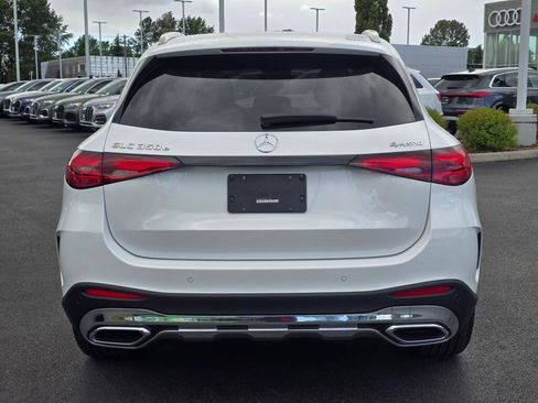 Used 2025 Mercedes-Benz GLC 350e 4MATIC w/ AMG Line image 4