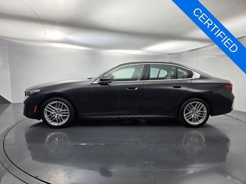 Certified 2024 BMW 530i w/ Premium Package RWD image 7