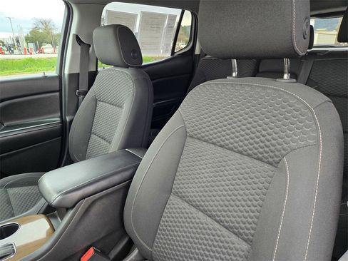 Used 2018 GMC Acadia SLE image 16