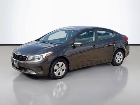 Used 2018 Kia Forte LX w/ LX Popular Package FWD image 4