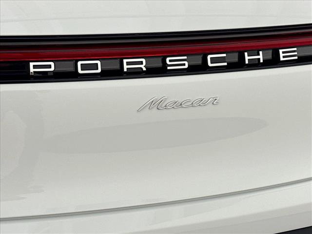 Used 2026 Porsche Macan AWD/4WD image 25
