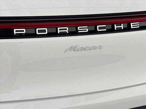 Used 2026 Porsche Macan AWD/4WD image 25
