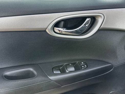 Used 2013 Nissan Sentra S FWD image 19