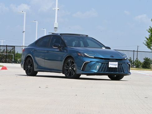Used 2025 Toyota Camry XSE w/ Premium Plus Package FWD image 2