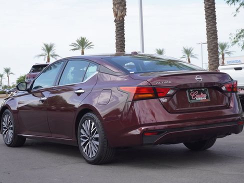 Used 2024 Nissan Altima 2.5 SV FWD image 3