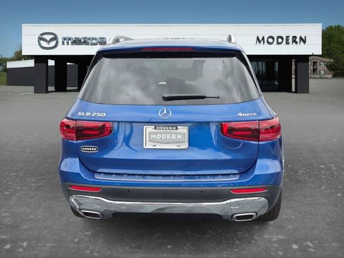 Used 2024 Mercedes-Benz GLB 250 4MATIC image 4