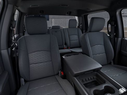 New 2026 RAM 2500 Big Horn AWD/4WD image 9