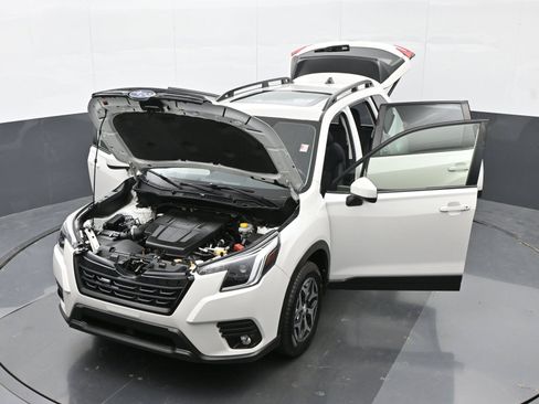Used 2024 Subaru Forester Premium AWD/4WD image 47