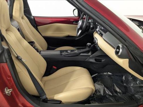 Used 2020 MAZDA MX-5 Miata RF Grand Touring RWD image 16