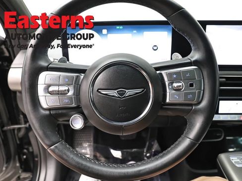 Used 2024 Genesis GV60 Advanced AWD/4WD image 10
