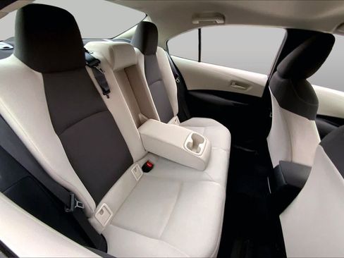 Used 2022 Toyota Corolla LE FWD image 19