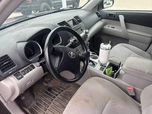 Used 2012 Toyota Highlander 4WD image 9