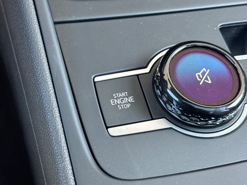 New 2025 Volkswagen Tiguan SE image 22