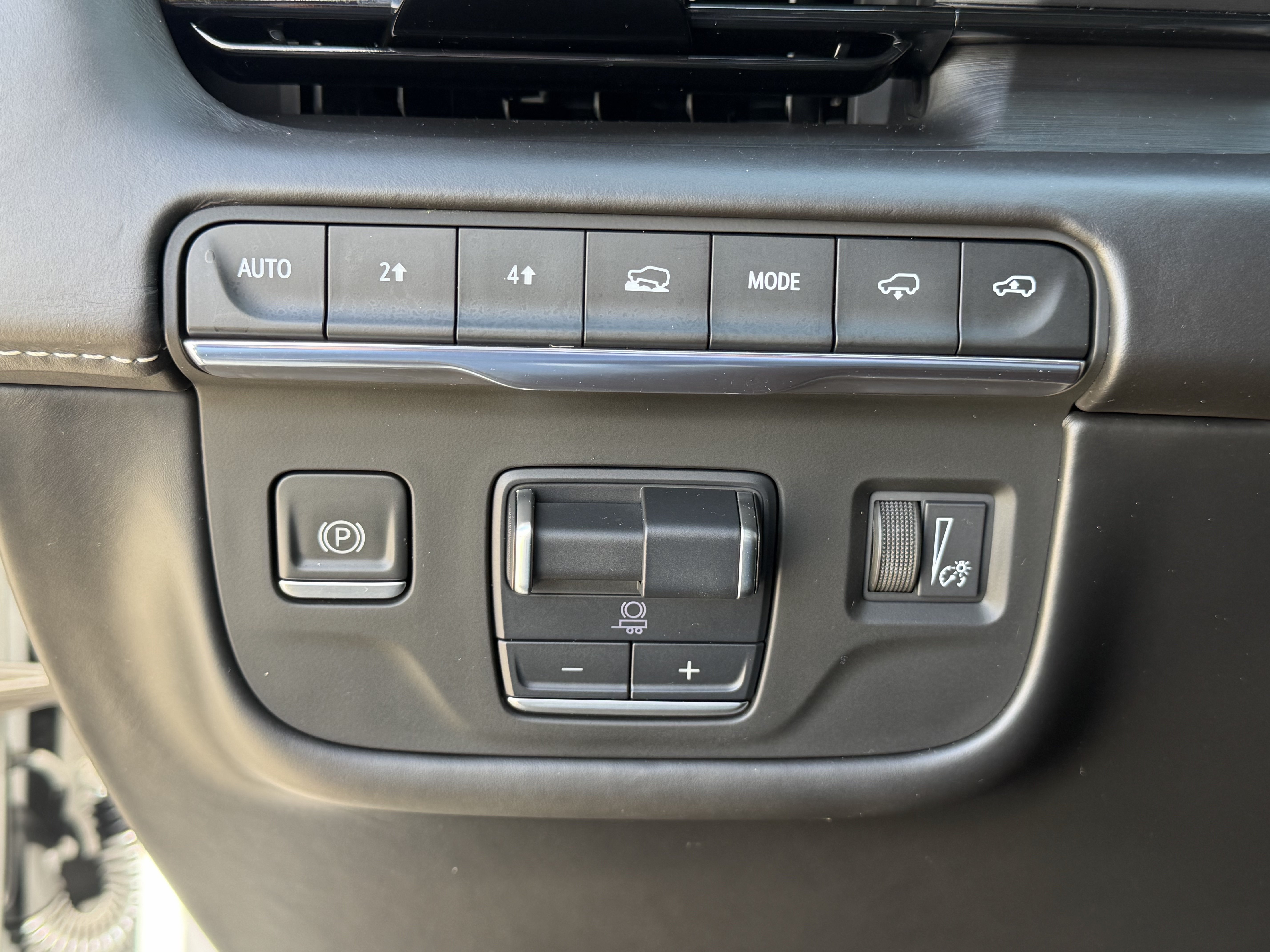 Certified 2022 Cadillac Escalade ESV Sport Platinum w/ LPO, ONYX Package AWD/4WD image 24