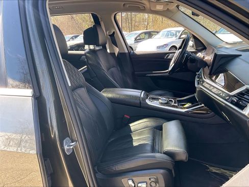 Used 2024 BMW X7 xDrive40i w/ Executive Package image 11