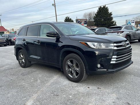 Used 2017 Toyota Highlander Limited Platinum image 7
