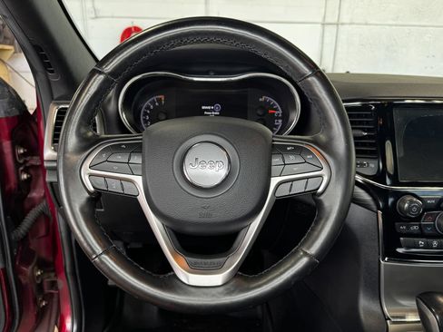 Used 2020 Jeep Grand Cherokee Altitude AWD/4WD image 15