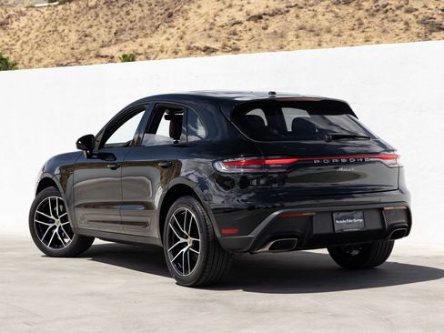 Certified 2025 Porsche Macan AWD/4WD image 3