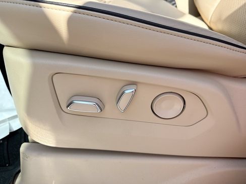 Used 2022 Cadillac Escalade ESV Premium Luxury RWD image 14