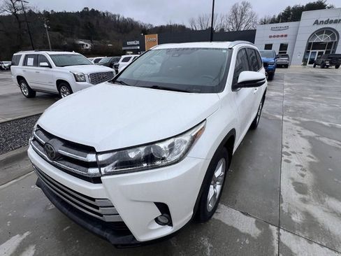 Used 2017 Toyota Highlander Limited image 7