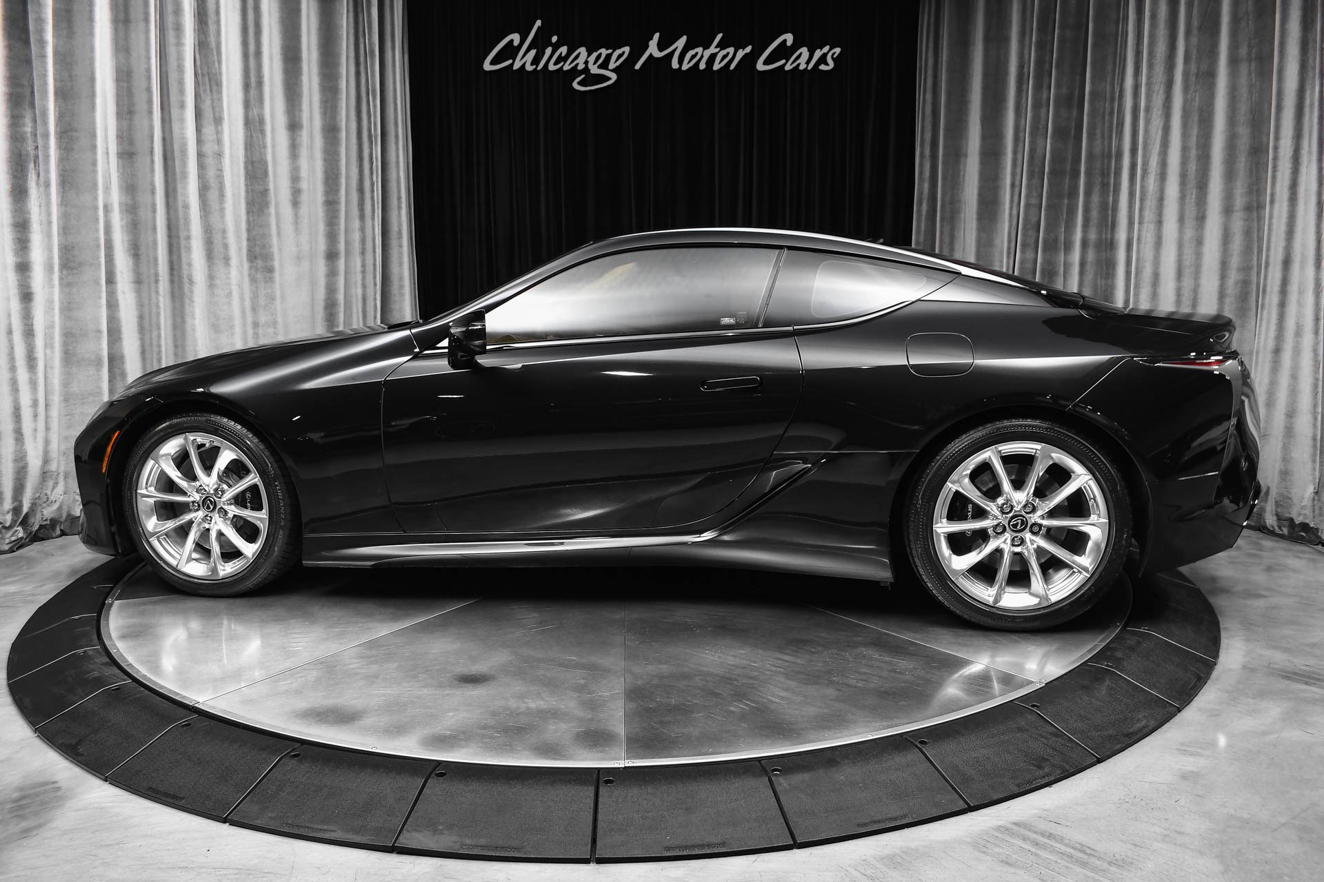 Used 2018 Lexus LC 500 Coupe w/ Touring Package RWD image 30