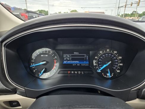 Used 2017 Ford Fusion SE FWD image 24