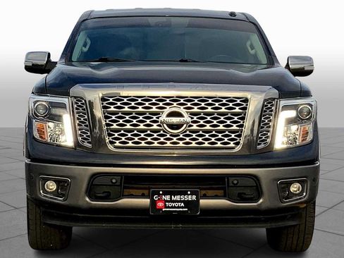 Used 2019 Nissan Titan Platinum Reserve AWD/4WD image 4