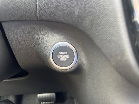 New 2026 Volvo XC40 B5 Plus w/ Protection Package Premier image 18