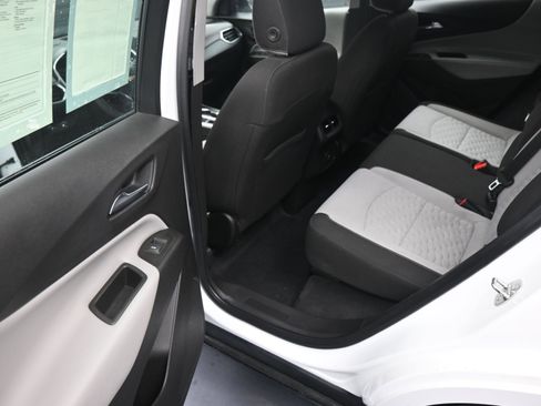 Certified 2020 Chevrolet Equinox LS image 17