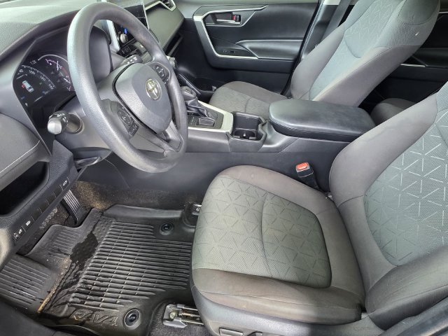 Used 2023 Toyota RAV4 XLE w/ Convenience Package FWD image 6