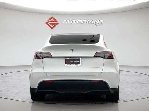 Used 2021 Tesla Model Y Long Range image 6