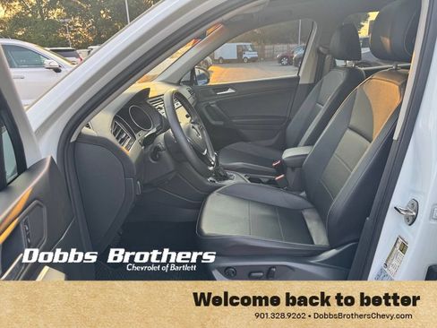 Used 2021 Volkswagen Tiguan SE w/ Panoramic Sunroof Package FWD image 12