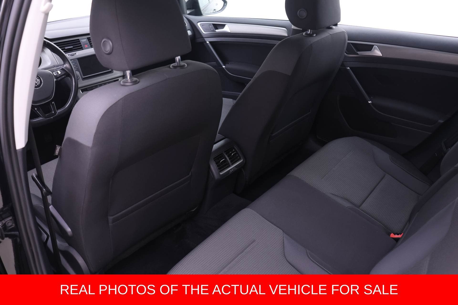Used 2016 Volkswagen Golf S FWD image 10