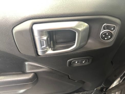 Used 2021 Jeep Wrangler Unlimited Sport AWD/4WD image 28