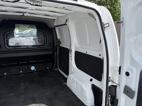 Used 2020 Nissan NV200 SV image 25