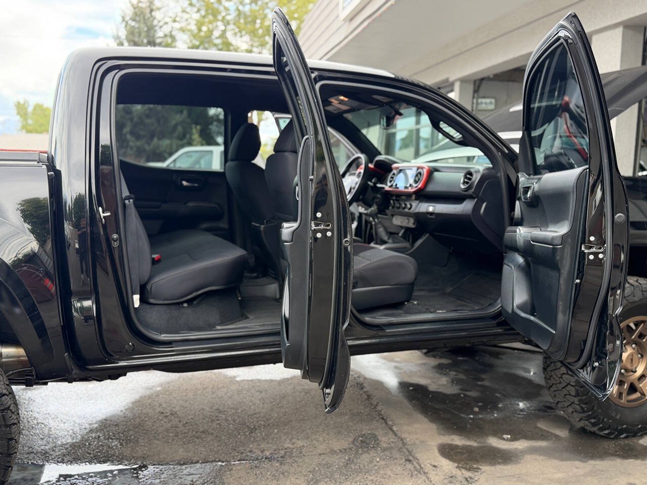 Used 2017 Toyota Tacoma TRD Sport w/ Tow Package AWD/4WD image 48