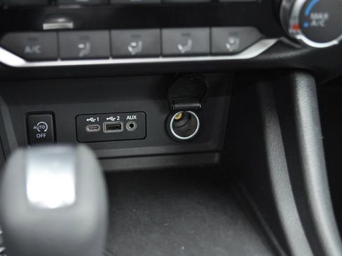 Used 2024 Nissan Sentra SV image 10