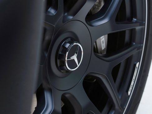 Used 2025 Mercedes-Benz G 63 AMG 4MATIC image 33