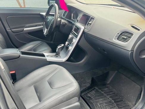 Used 2018 Volvo V60 T5 Cross Country w/ Convenience Package image 20
